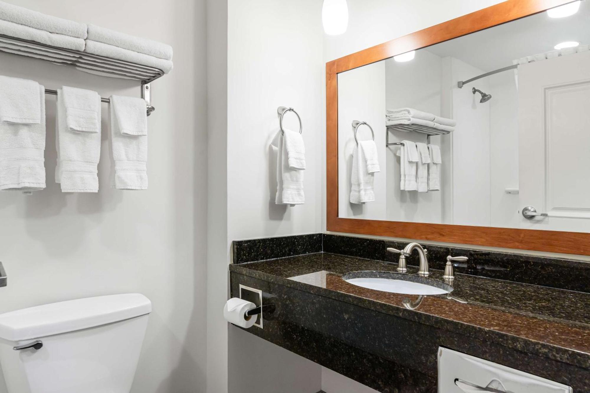 Best Western Plus Westgate Inn And Suites Leland Ngoại thất bức ảnh